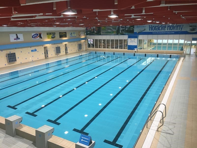 کاهش کلر در استخر با استفاده از ازن ژنراتور